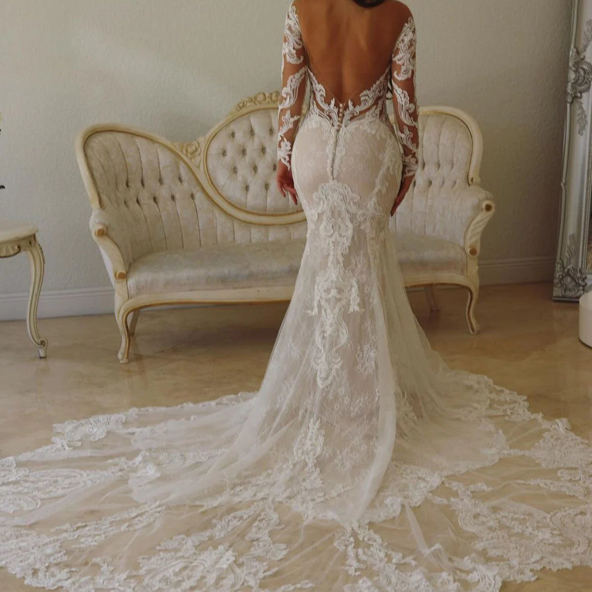 Exquisite V-Neck Mermaid Wedding Dresses Appliques Lace Long Sleeves Open Back With Buttons