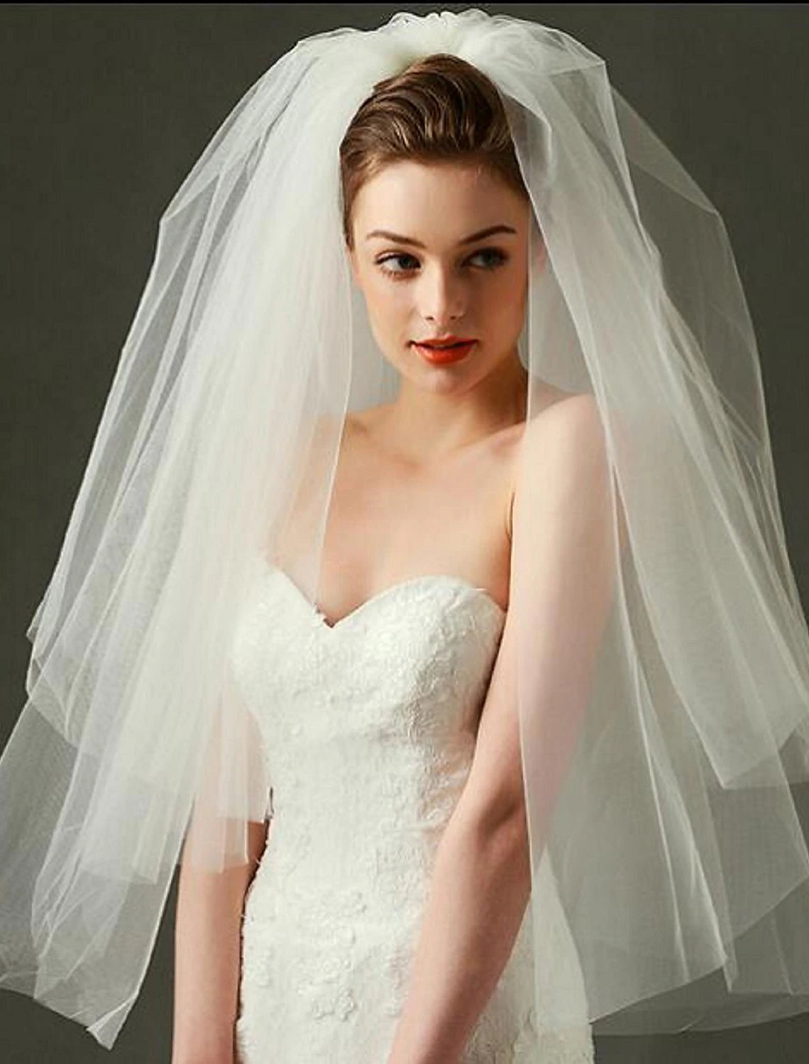 Two-tier Cut Edge / Birthday Wedding Veil Blusher Veils / Elbow Veils / Fingertip Veils with Tulle