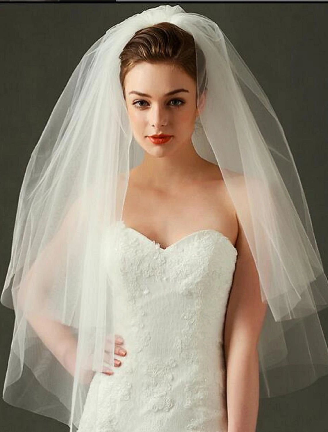 Two-tier Cut Edge / Birthday Wedding Veil Blusher Veils / Elbow Veils / Fingertip Veils with Tulle