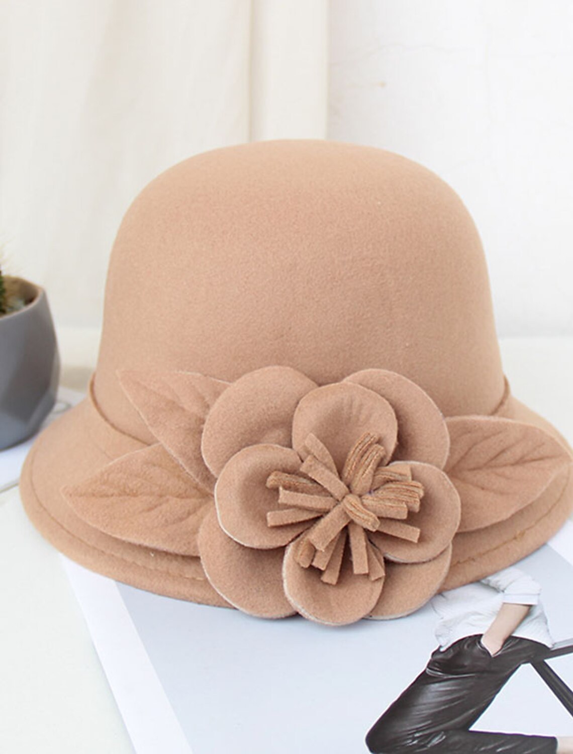 Cotton Blend Bowler / Cloche Hat Bucket Hat Fedora Hat Casual Holiday Kentucky Derby Cocktail Royal Astcot Fall Wedding Vintage Style Elegant With Appliques Split Joint Headpiece Headwear