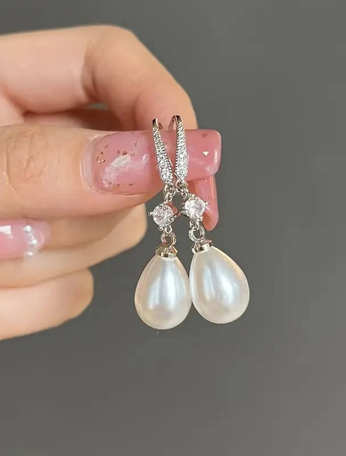 Women's Pearl Drop Earrings Fine Jewelry Classic Precious Stylish Simple Earrings Jewelry White For Wedding Party 1 Pair