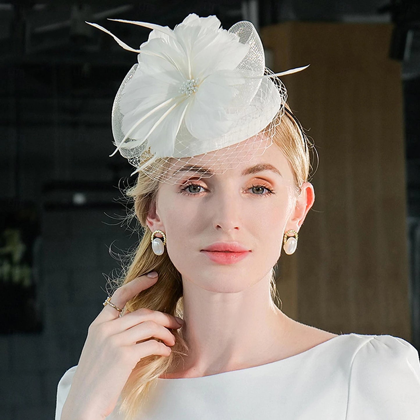 Headbands Fascinators Hats Tulle Sinamay Bowler / Cloche Hat Pillbox Hat Top Hat Wedding Tea Party Elegant Wedding With Feather Floral Headpiece Headwear