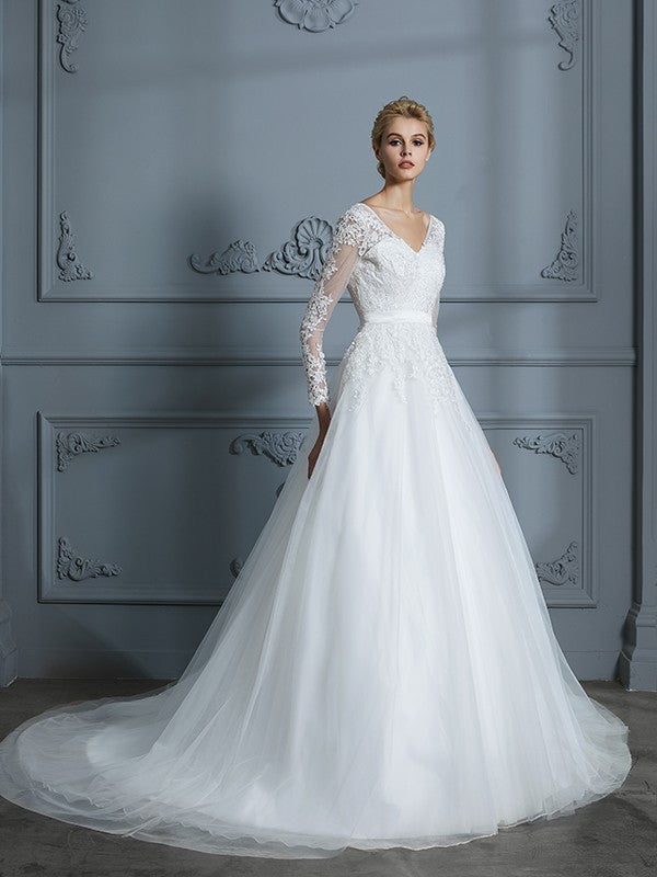 V-Neck Sleeveless Tulle Applique Court Train Ball Gown Wedding Dresses