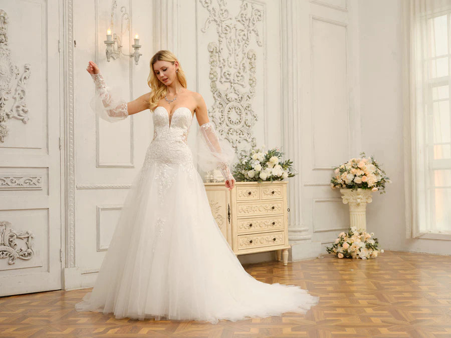 A-Line/Princess Sweetheart Long Wedding Dresses With Appliques