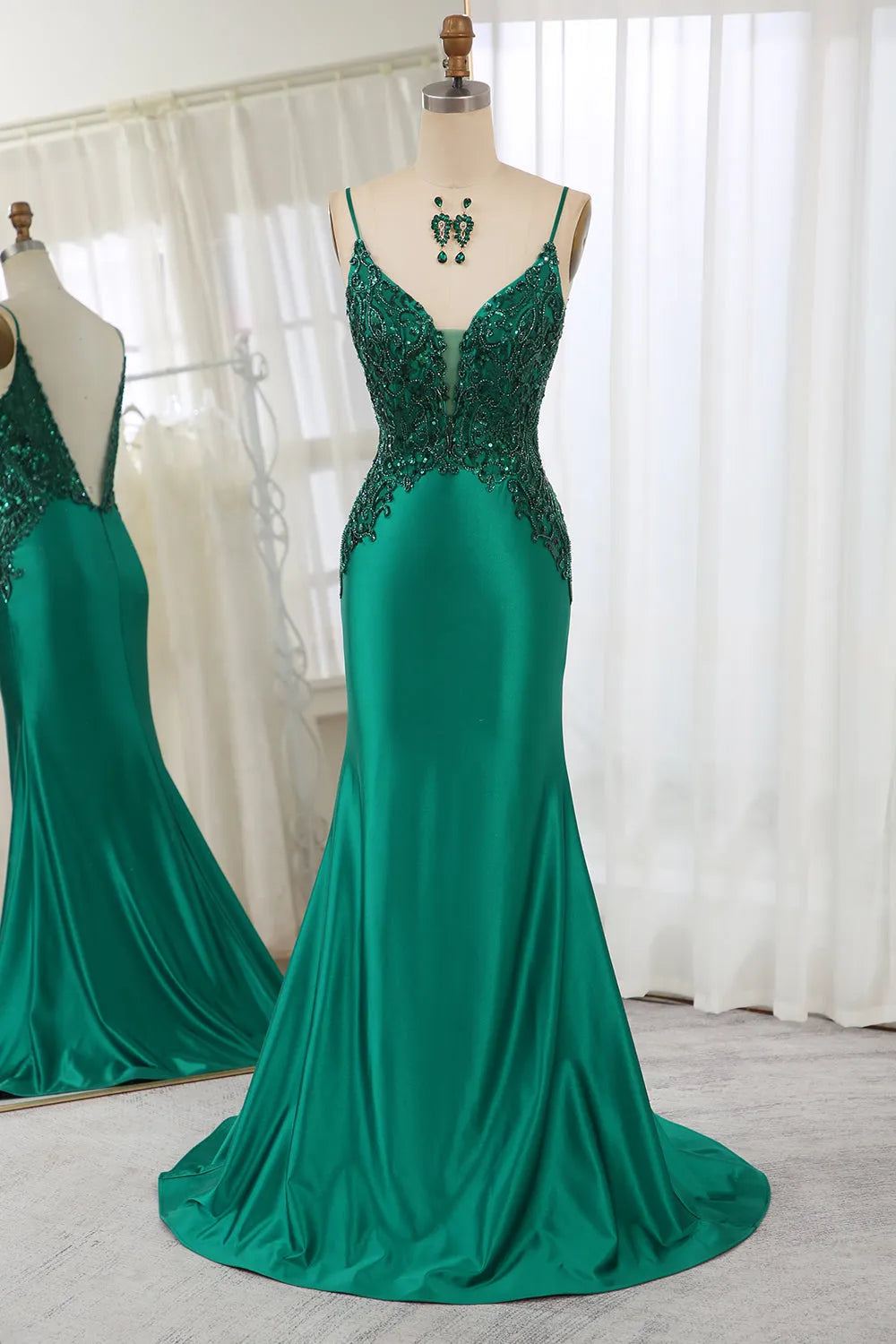 Mermaid Satin Prom Dress With Appliques Spaghetti Straps