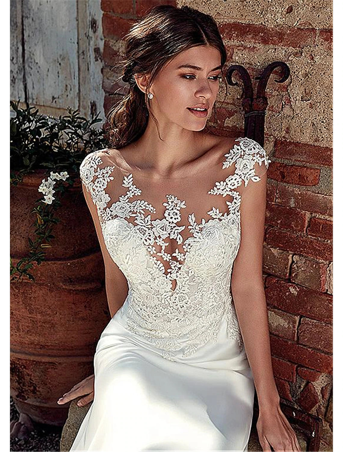 Beach Open Back Wedding Dresses Mermaid / Trumpet Illusion Neck Cap Sleeve Court Train Chiffon Outdoor Bridal Gowns With Appliques Summer Fall Wedding Party