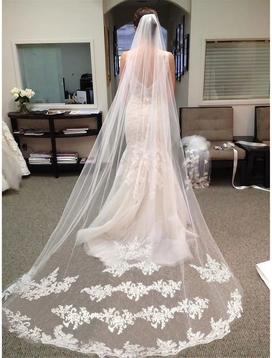 One-tier Lace Wedding Veil Chapel Veils with Trim