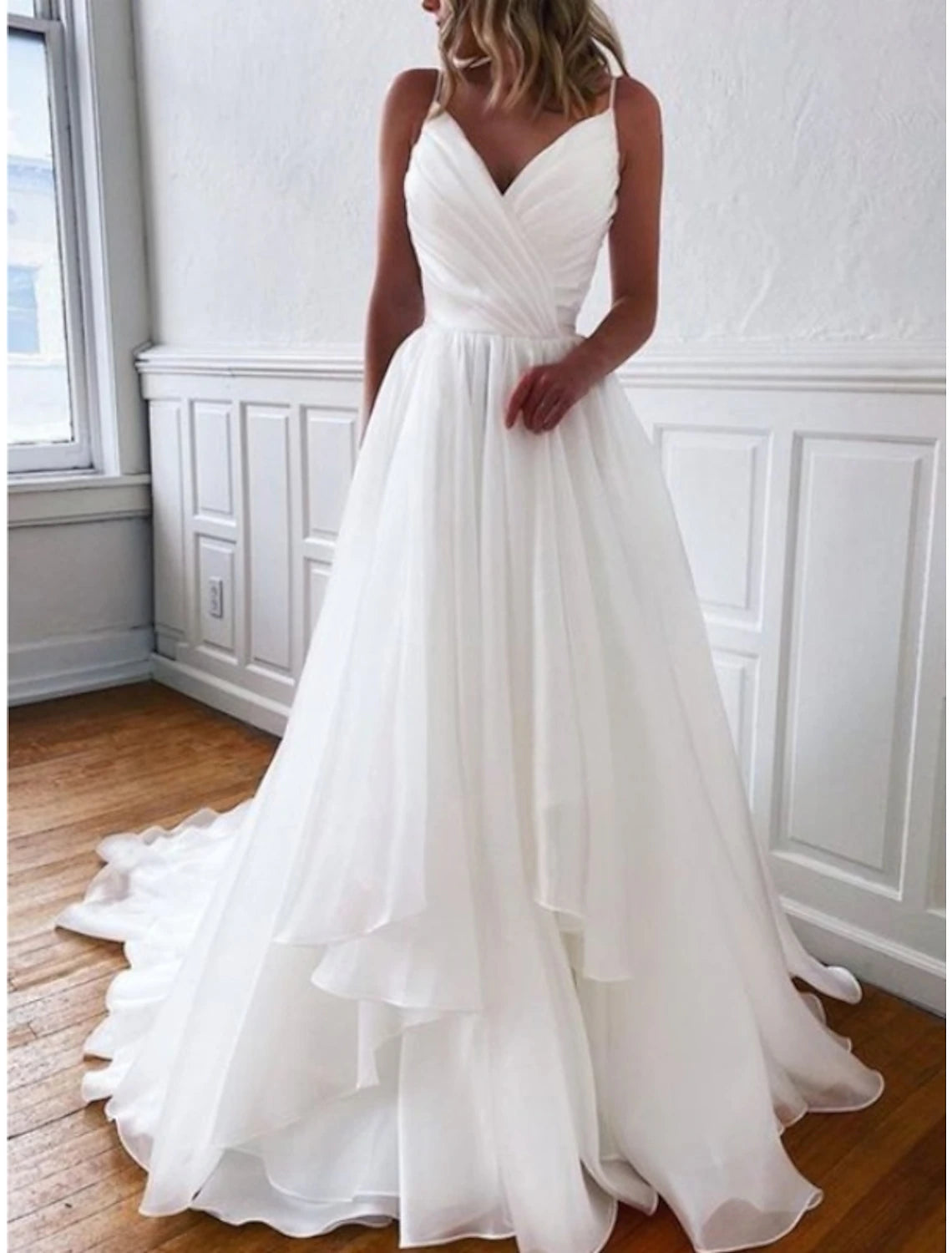 Casual Wedding Dresses Sheath / Column Camisole Sleeveless Court Train Chiffon Bridal Gowns With Pleats