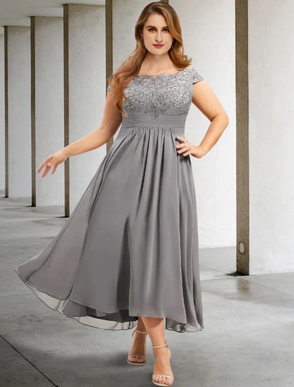 A-Line Plus Size Curve Mother of the Bride Dresses Elegant Dress Formal Wedding Guest Tea Length Short Sleeve Jewel Neck Chiffon with Pleats Ruched Appliques