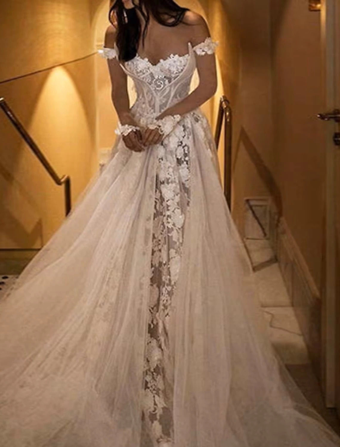 Engagement Formal Wedding Dresses A-Line Off Shoulder Cap Sleeve Court Train Satin Bridal Gowns With Appliques