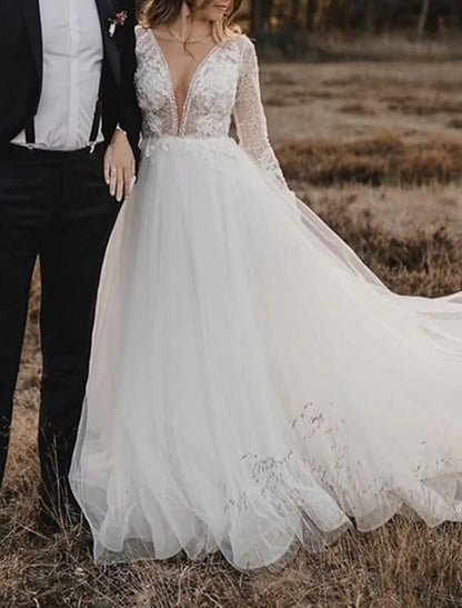 Beach Boho Wedding Dresses A-Line V Neck Long Sleeve Court Train Lace Bridal Gowns With Appliques Solid Color