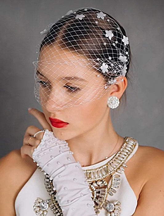 One-tier Stylish / Pearls Wedding Veil Blusher Veils / Birdcage Veils with Faux Pearl / Petal Tulle