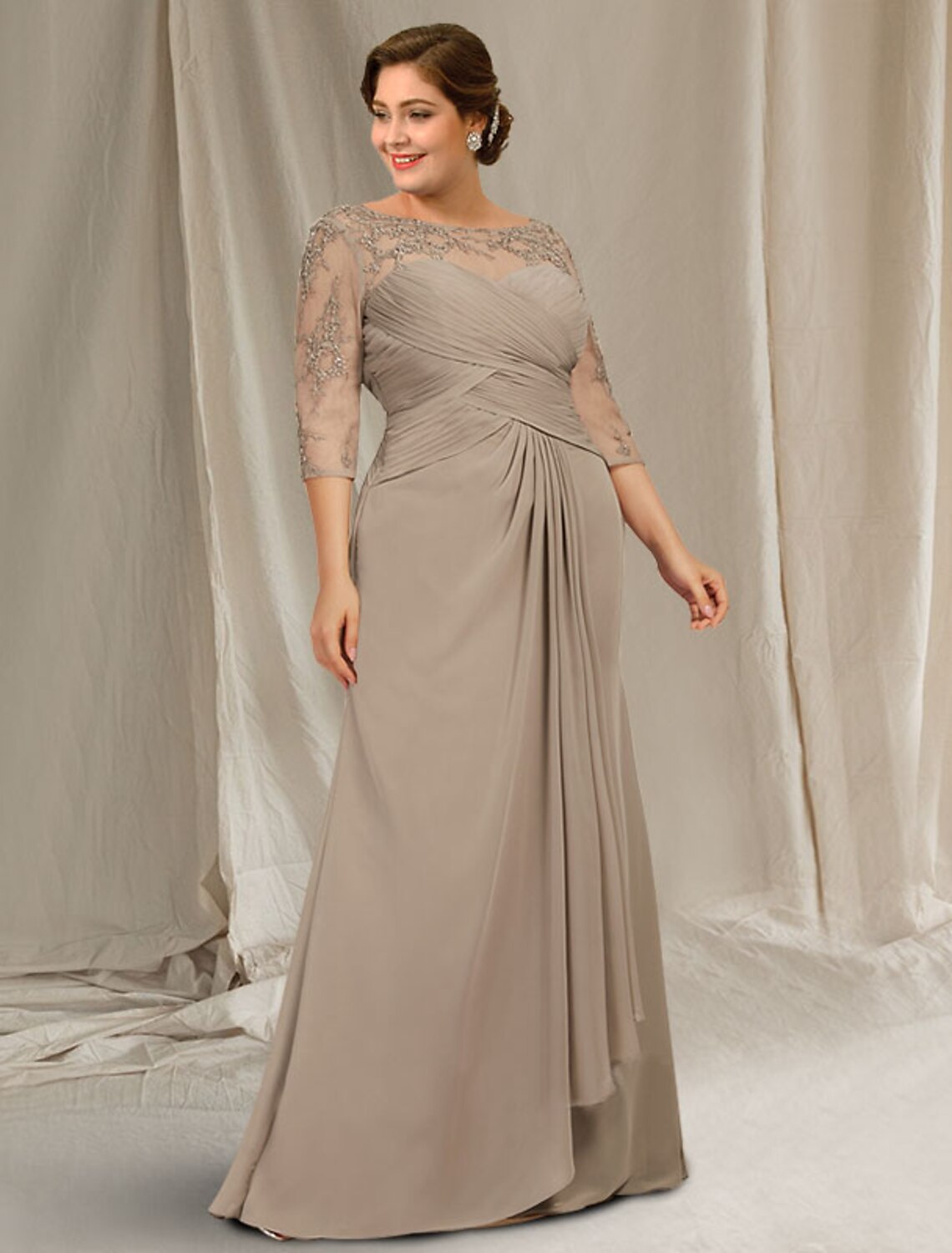 A-Line Mother of the Bride Dress Plus Size Elegant Jewel Neck Floor Length Chiffon Lace 3/4 Length Sleeve with Ruched Applique