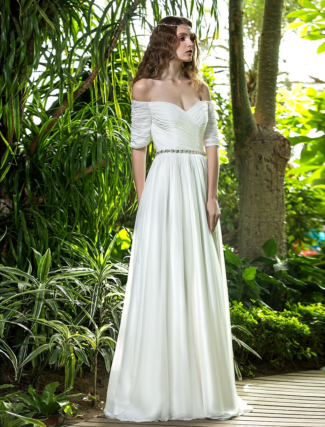 Boho Wedding Dresses A-Line Off Shoulder Half Sleeve Floor Length Chiffon Bridal Gowns With Crystal Ruched