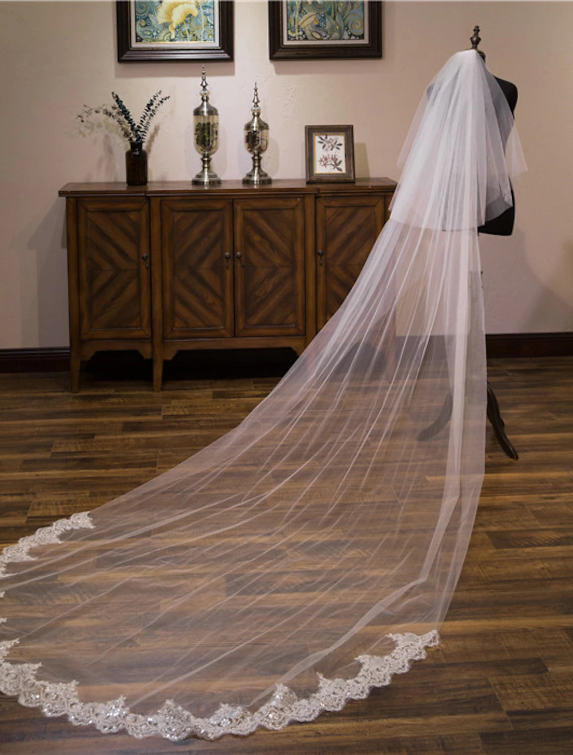 Two-tier Lace Wedding Veil Cathedral Veils with Sequin / Embroidery Tulle