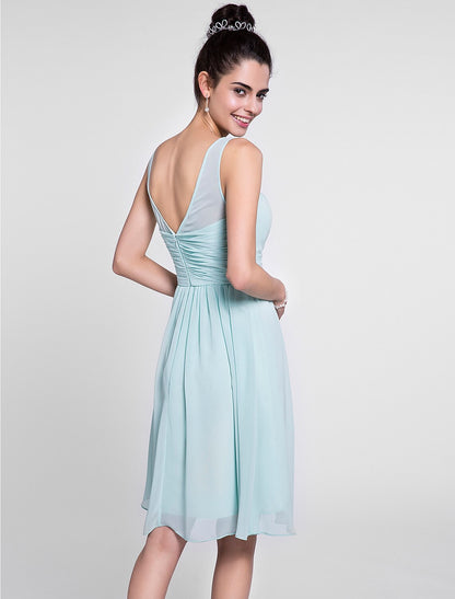 A-Line Bridesmaid Dress Scoop Neck Sleeveless Knee Length Chiffon with Ruched / Draping