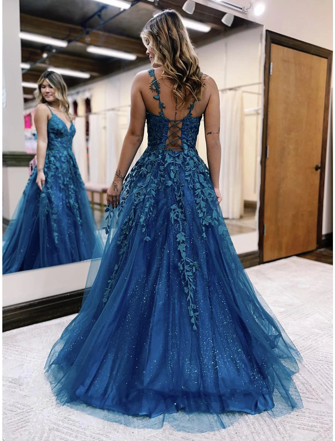 Ball Gown A-Line Prom Dresses Sparkle & Shine Dress Formal Wedding Party Floor Length Sleeveless V Neck Tulle Backless with Glitter Appliques